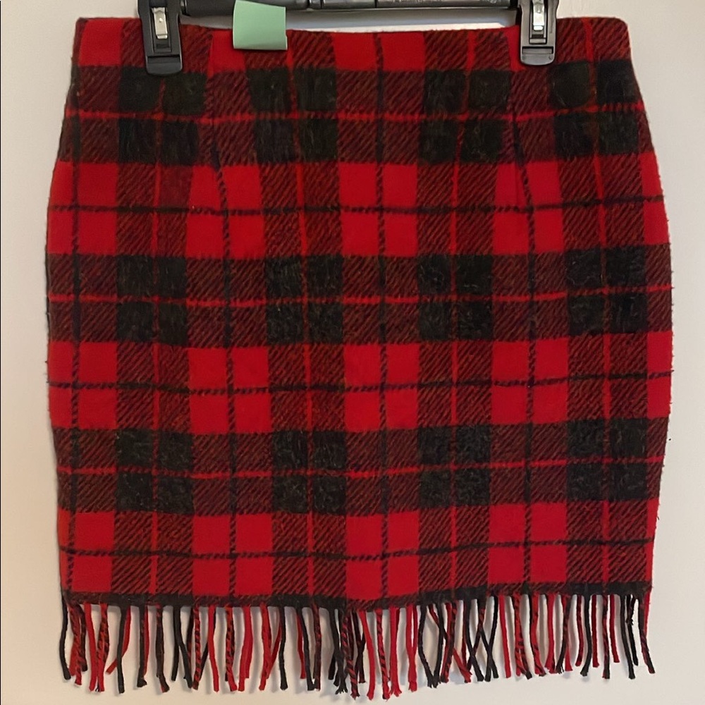 Checkered skirt with fringe